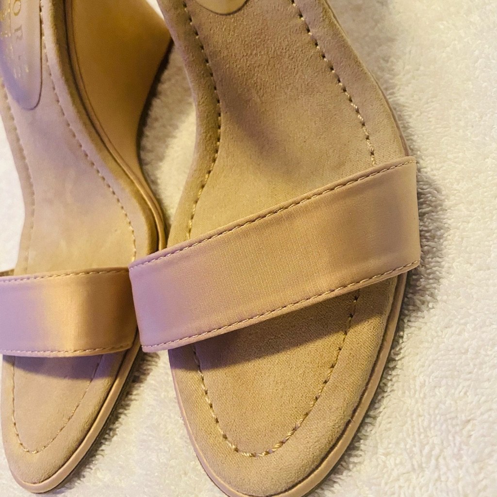 Brand New Satin Wedges By New York Transit Size 85  Box 73